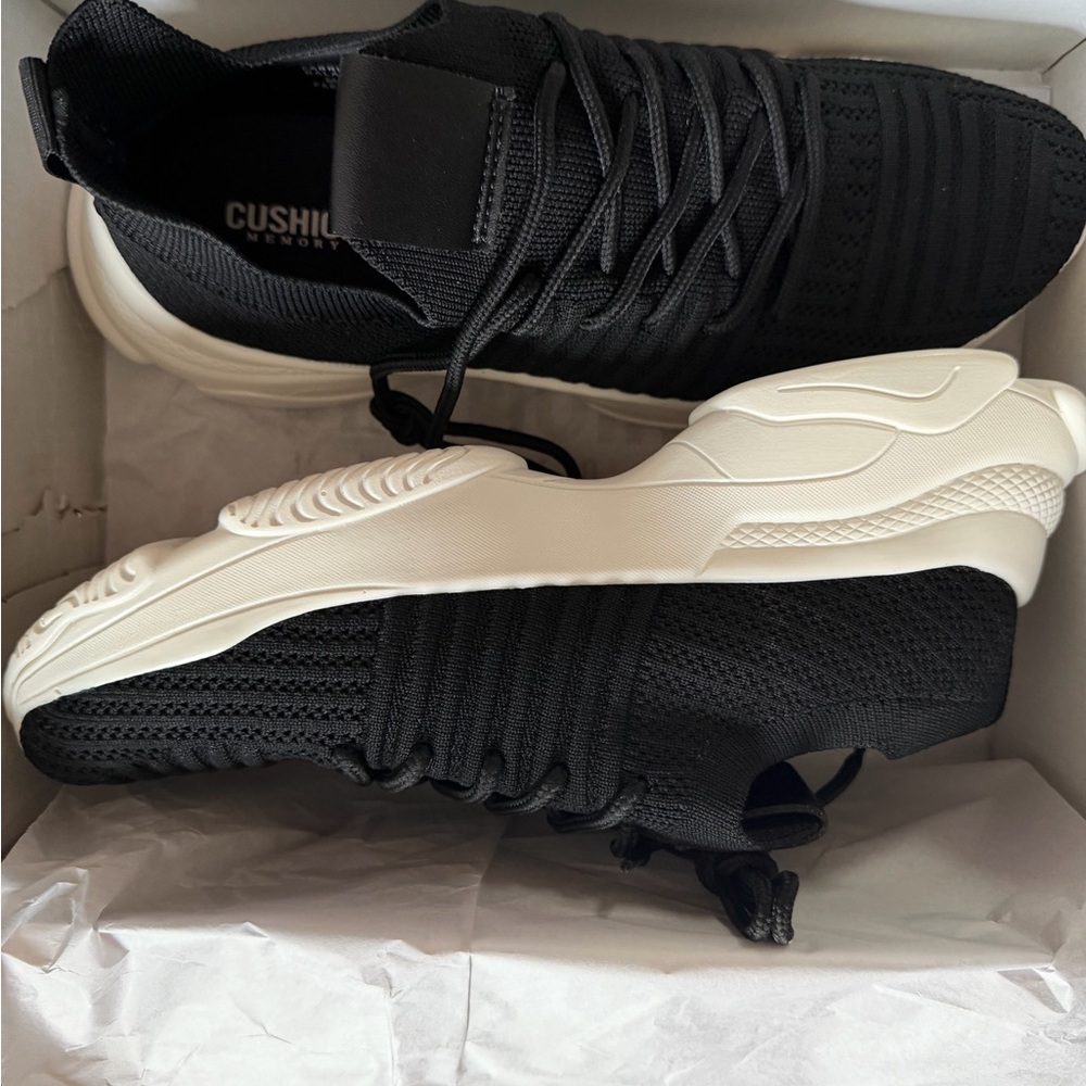 Cushionaire Apolo Knit Sneaker